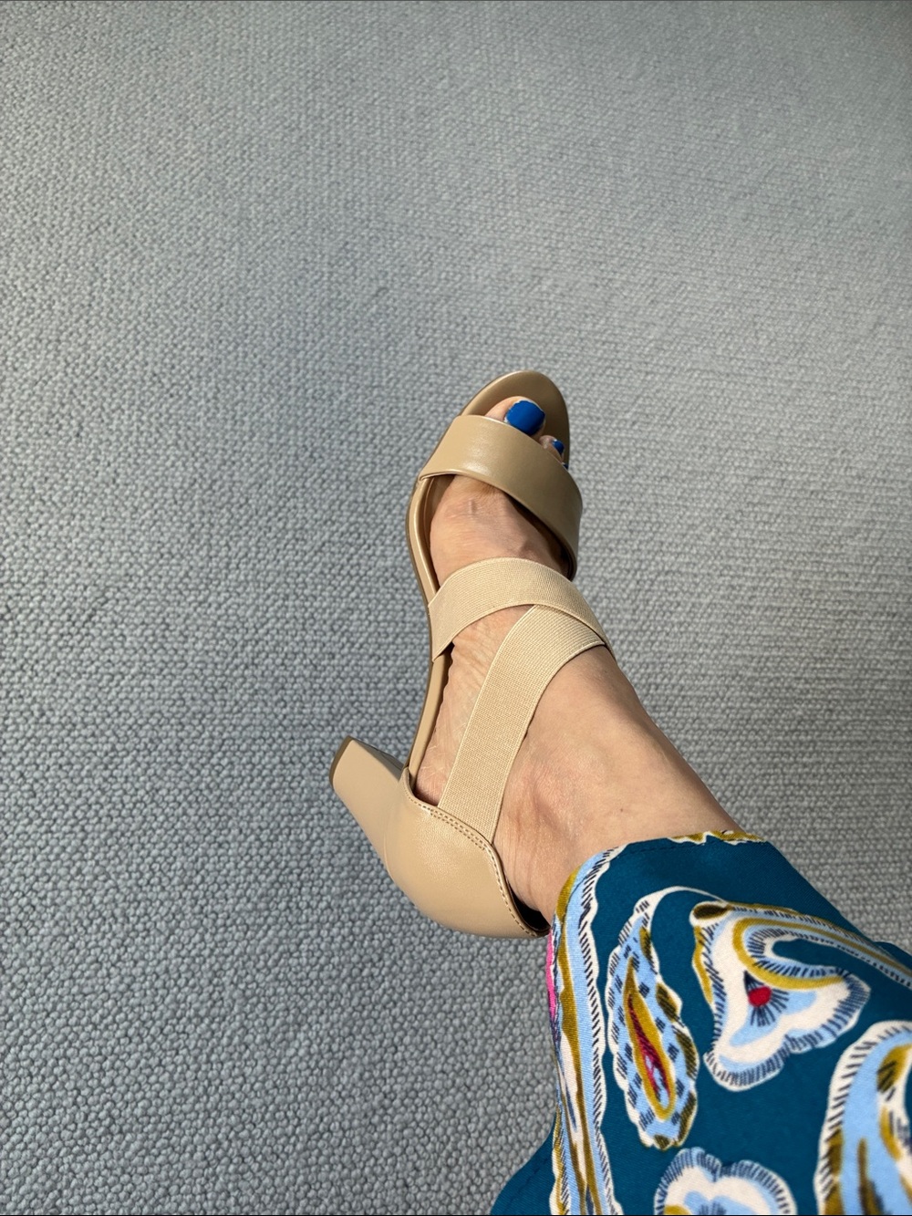 Beautiful Nude Block Heel Sandals with Elastic Straps, Size 8 - Picture 9 of 11